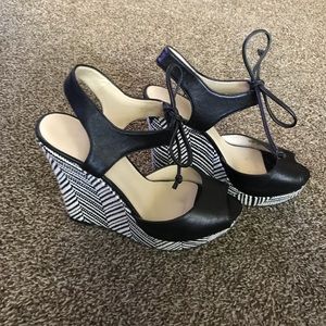 PRICE REDUCED!! Nine West Wedges- Size 6